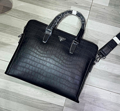 Prada black leather crocodile - black,